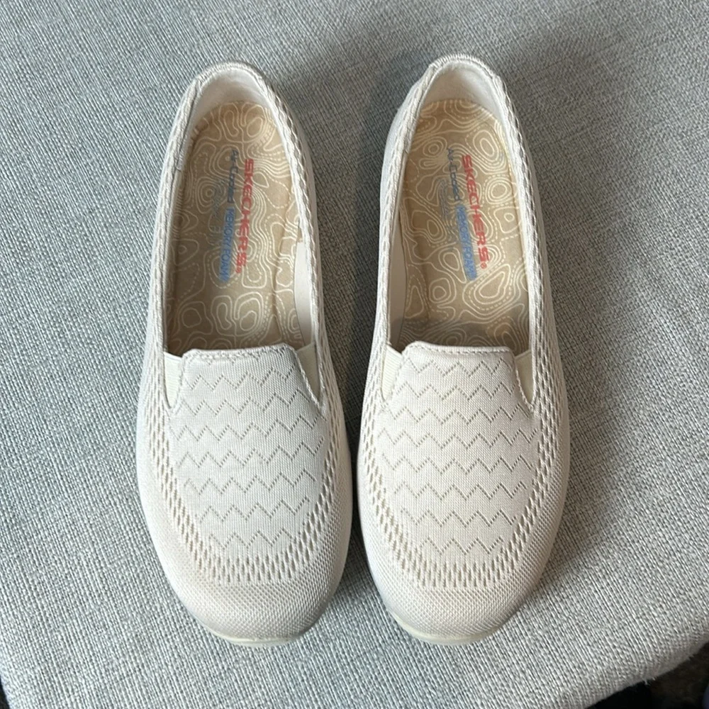 Skechers Women's Reggae Fest - Willows
Size 9 - Picture 3 of 15